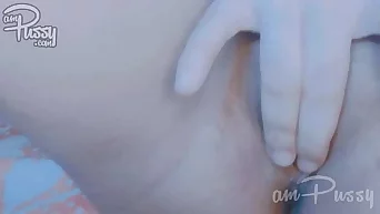 Unskilled Asian Pussy Fingering Close-Up